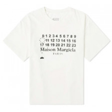 [정품급버전] Maison Margiela 메종마르지엘라 레터링 반팔티 S30GC0673S23548101