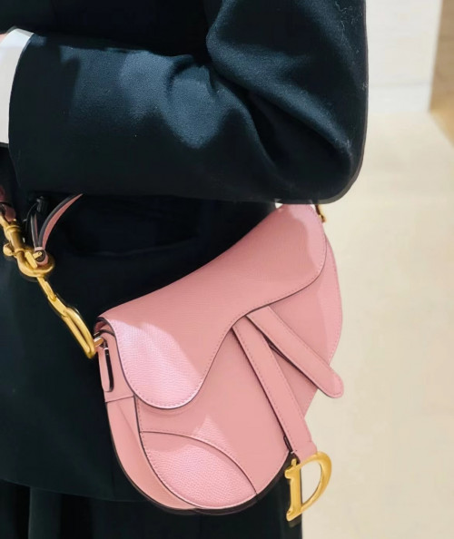 디올 새들 백 스트랩 블러쉬 그레인드 카프스킨 M0455CBAA-M50P 19cm 26cm