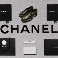 [로퍼/플랫] CHANEL 23A 팬더샵 이니셀 로퍼슈즈 샤넬 CC로고 플랫로퍼신발