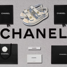 [샌들/슬리퍼] CHANEL 22P 팬더샵슈즈 벨크로샌들 CC로고금장 스트랩 여성플랫폼신발 화이트