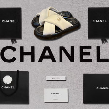 [샌들/슬리퍼] CHANEL 22S 팬더샵신발 플립플랍 크루즈슈즈 샤넬트위드 빈티지 뮬슬리퍼 CC로고 화이트