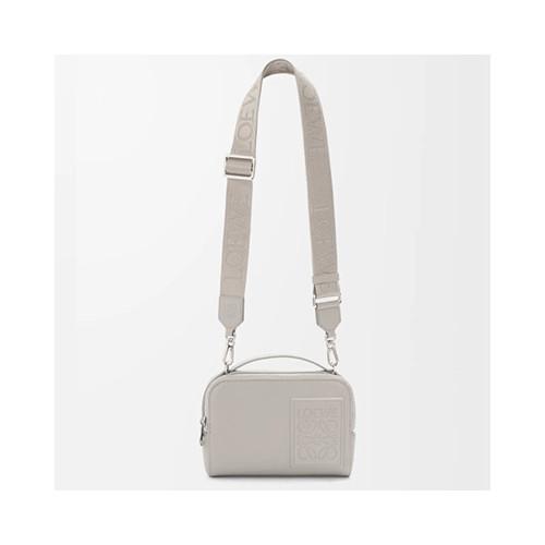 [LOEWE] 남여공용 로에베 레더 클러치 아나그램 크로스핸드백 (정품급) 062399