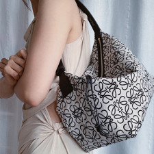 [LOEWE] 여성백 로에베 아나그램 규비백 자카드 에쿠루탄 숄더백 (정품급) 062102