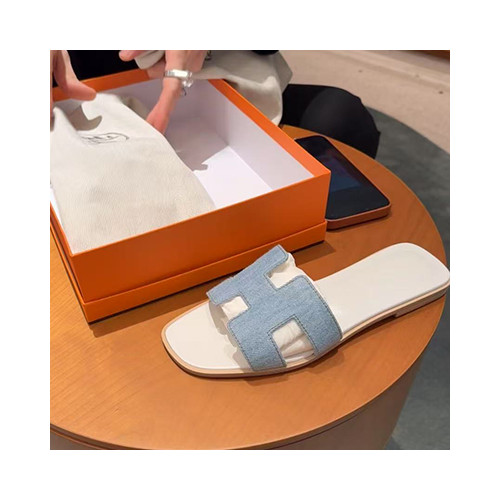 [샌들/슬리퍼] HERMES 신상여성신발 팬더샵슈즈 에르메스 여름쪼리 정품급
