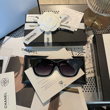 [선글라스] CHANEL 신상 여성 샤넬 패션 안경 악세사리 블랙