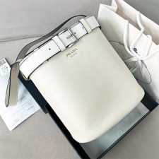 [PRADA] 여성백 25ss Buckle BAG 프라다 신상 버킷백 핸드백 1BE085