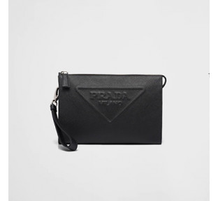 [PRADA] 남성백 FW25 BAG 프라다 시그니처 엠보싱 스트랩 클러치 핸드백 2VF039