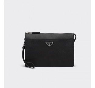 [PRADA] 남성백 FW25 Saffiano BAG 프라다 시그니처 엠보싱 스트랩 클러치 핸드백 2VF032